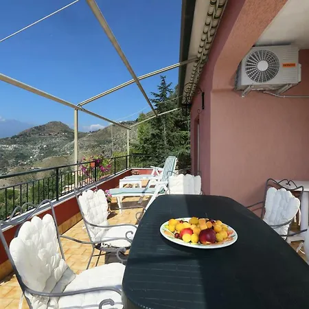 Terrazza Sull'etna Holidays Appartamento *